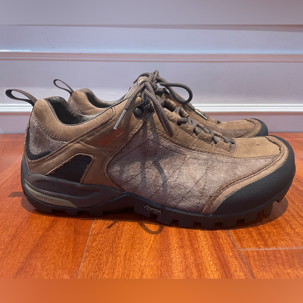 Men’s Teva size 9.5 waterproof hiking shoe